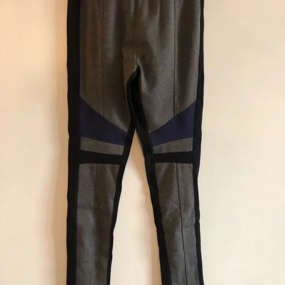 BCBG Max Azria - Picture 2 of 8